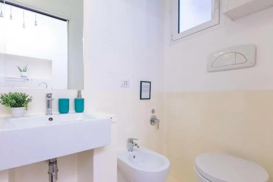 Апартаменты Piazza Martiri Flat Кальяри Экстерьер фото